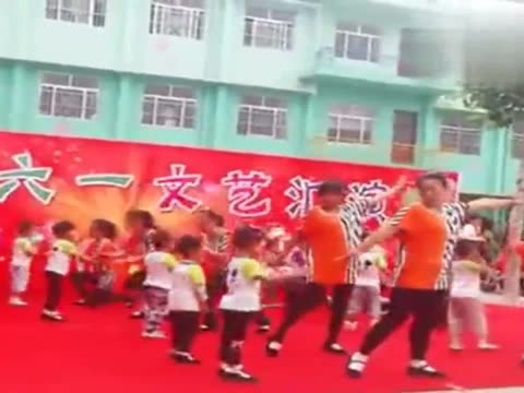 彩虹的约定六小幼儿园亲子舞蹈图片_彩虹的约